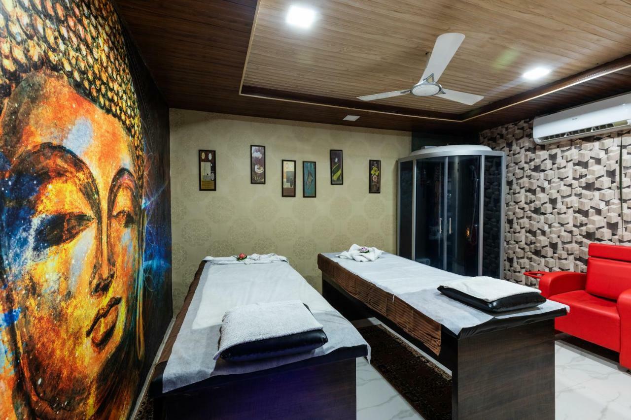 Oyo 42910 Hotel Rudra Palace Ratlām Dış mekan fotoğraf