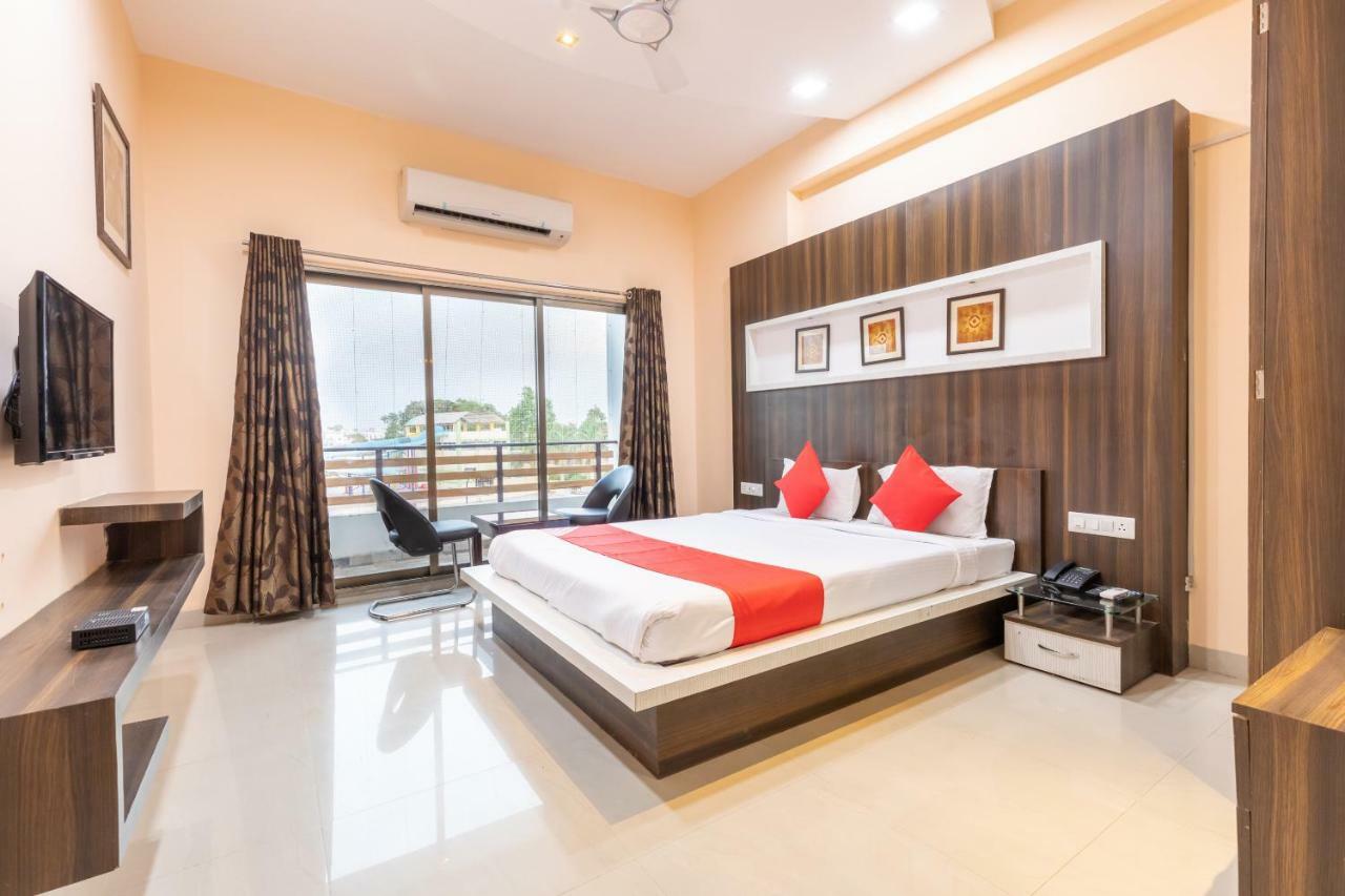 Oyo 42910 Hotel Rudra Palace Ratlām Dış mekan fotoğraf